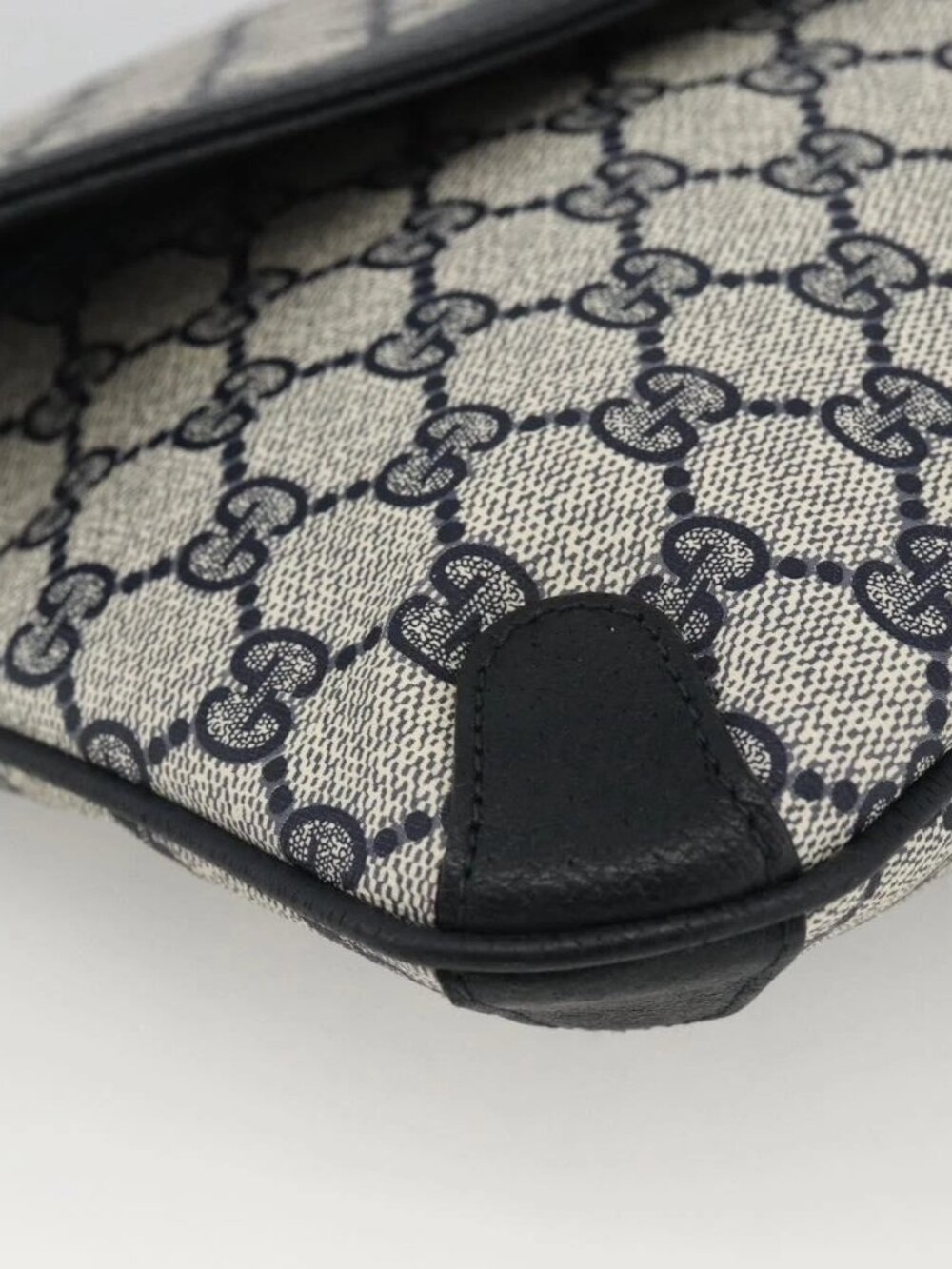 GUCCI GG Supreme Clutch Bag PVC Navy - Picture 3 of 15